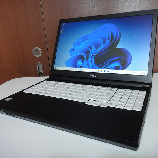 ※他サイトにて成約しました。【ノートパソコン】i3-8130U / DDR4-8GB / 500GB SSD / Windows11