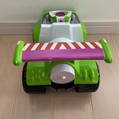 バズライトイヤー　車の画像