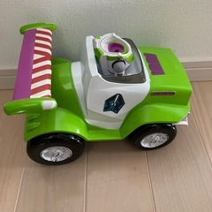 バズライトイヤー　車の画像