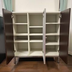 お引き取り限定でキャビネットの画像