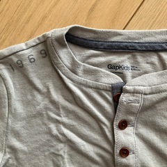 新品GapKids130Tシャツの画像