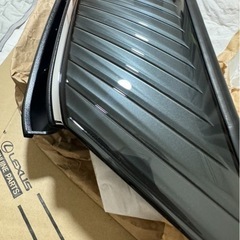 60 ハリアー 後期 フロントグリル 新品の画像