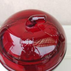 昭和レトロ ガラスポット アップル RED ジュエリーポット

高さ16cm 幅 17cm ×17cmの画像