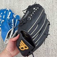 野球　グローブ   2個セットの画像
