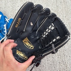 野球　グローブ   2個セットの画像