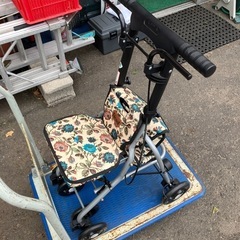 座れるタイプ の シルバーカー TacaoF OD-36 手押し車 幸和製作所 　usedの画像