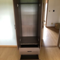 洋服ダンスの画像