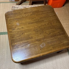 テーブル