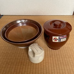 すり鉢、重し、丸壺