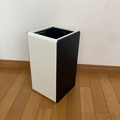 ダストボックス　　モノトーン