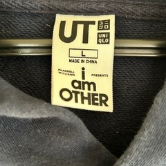 メンズ美品UT I AM OTHER ユニクロパーカーの画像