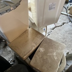 水道設備に使うもの②タンクありトイレの画像