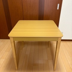 ダイニングテーブル