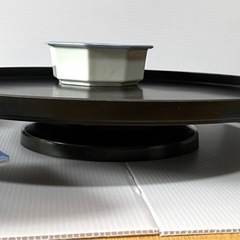 食卓用回転木製テーブルの画像