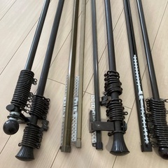 物置断捨離品　カーテンレール　3つあります