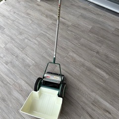 　　　　　お話し中です。金象印　手動芝刈り機