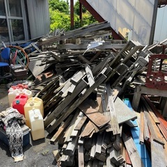 よく分からない木の山