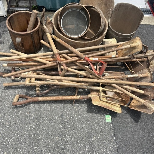 レトロな農具一式。噴霧器付き