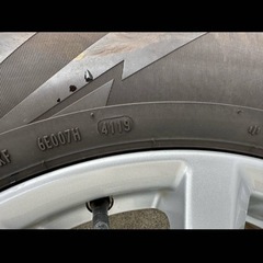 タイヤのみ　バリ溝　エクストレイル　スタッドレス　タイヤ　夏タイヤ　ピレリ　225/65R17 タイヤのみの画像