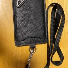 ☆急募☆ PRADA SAFFIANO トライアングル パスケー...