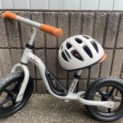 キックバイク】ヘルメット付き (🍙 ㌠) 桜木のキッズ用品