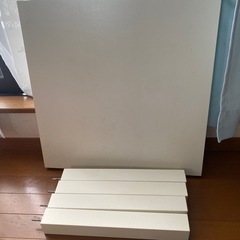 IKEAのテーブルの画像
