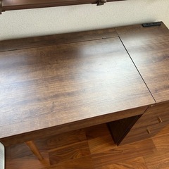 ドレッサー　鏡、コンセント付きの画像