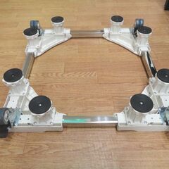 洗濯機置台 ストッパー付きキャスター 水平器付き 伸縮式 ホワイト 洗濯機かさあげ台 洗濯機パン 札幌 西岡店の画像