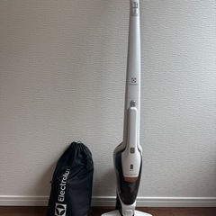 掃除機　エレクトロラックス　コードレス　付属品あり
