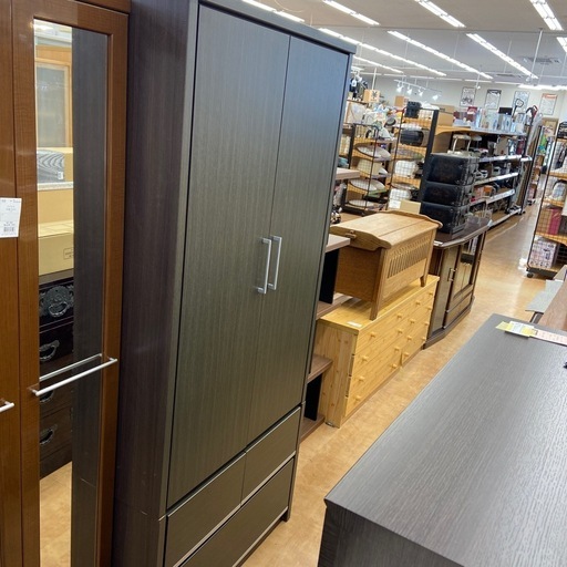 ワードローブ　2枚扉　ブラウン