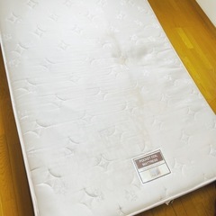 ダブルサイズマットレス
引き取りにきてくださった方1000円お渡し致します。
