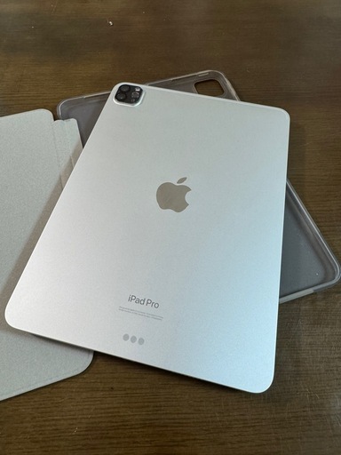 iPad Pro (第4世代) 11インチ シルバー  