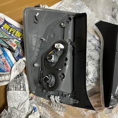 30系プリウス テールランプユニット 社外の画像