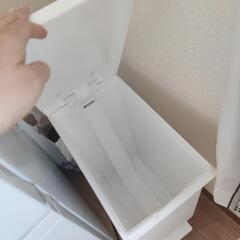 ニトリごみ箱の画像