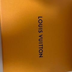 LOUIS VUITTONの箱のみです。