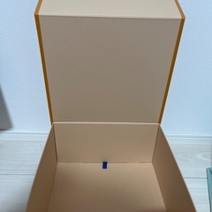 LOUIS VUITTONの箱のみです。の画像