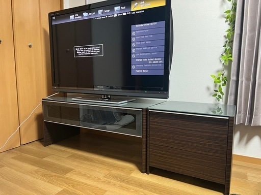 テレビとテレビ台...