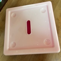 IKEA VESSLA 収納ケース蓋付きの画像