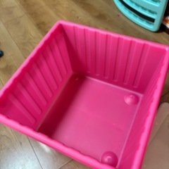 IKEA VESSLA 収納ケース蓋付きの画像
