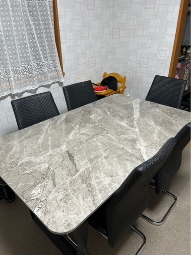 ダイニングテーブル