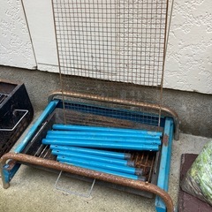 庭で　バーベキューコンロ