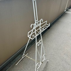アンティーク アイアンイーゼルの画像