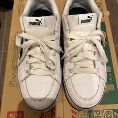 PUMA プーマ　スニーカー　靴　シューズ　白×紺　コートバルク...