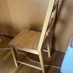 IKEA木製ダイニングチェアの画像