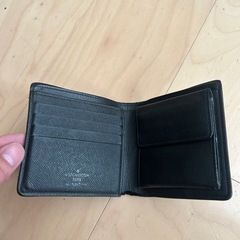 ルイヴィトン　二つ折り財布