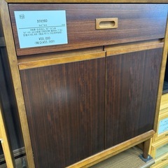 キャビネット　カリモク60 2枚扉