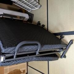 折りたたみパイプベッド(黒) 無料です！の画像