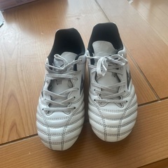 ミズノ、サッカーシューズ。21.5cmの画像