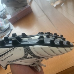 ミズノ、サッカーシューズ。21.5cmの画像