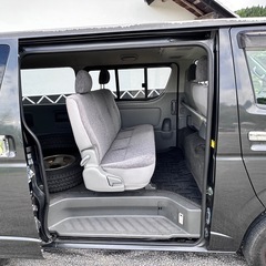 トヨタ　ハイエースバン　スーパーGL  4WD ディーゼル　スタッドレス付きの画像